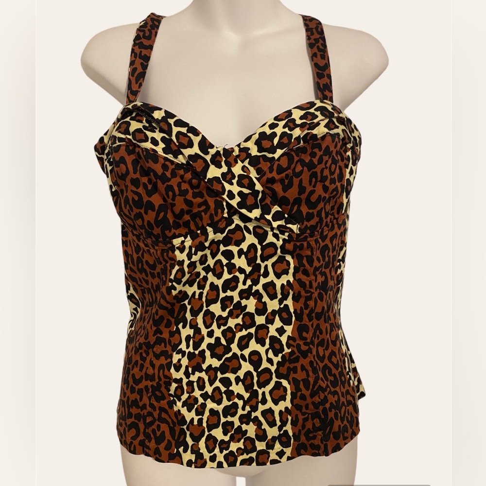 Deadly dames leopard top Vixen micheline Pitt